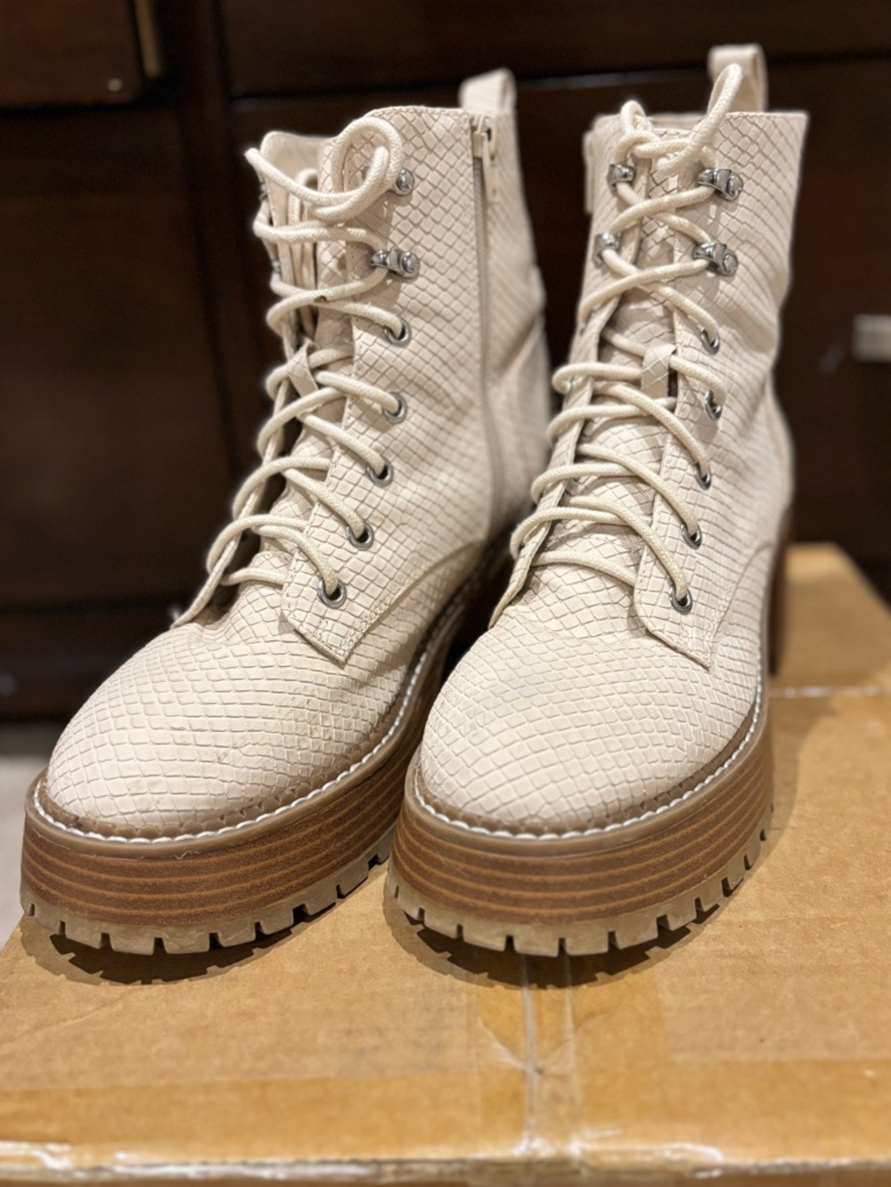 Altr’D State Cream Lace-Up Combat Platform Chunky Boots Textured 7.5 Festival - Picture 3 of 11